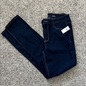 Old Navy High-Rise Wow Straight NWT. Size 4